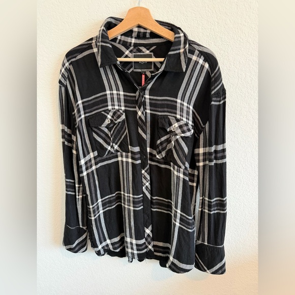 Rails Tops - Rails Buttown Down Long Sleeve Shirt Plaid Black and White Size Small
